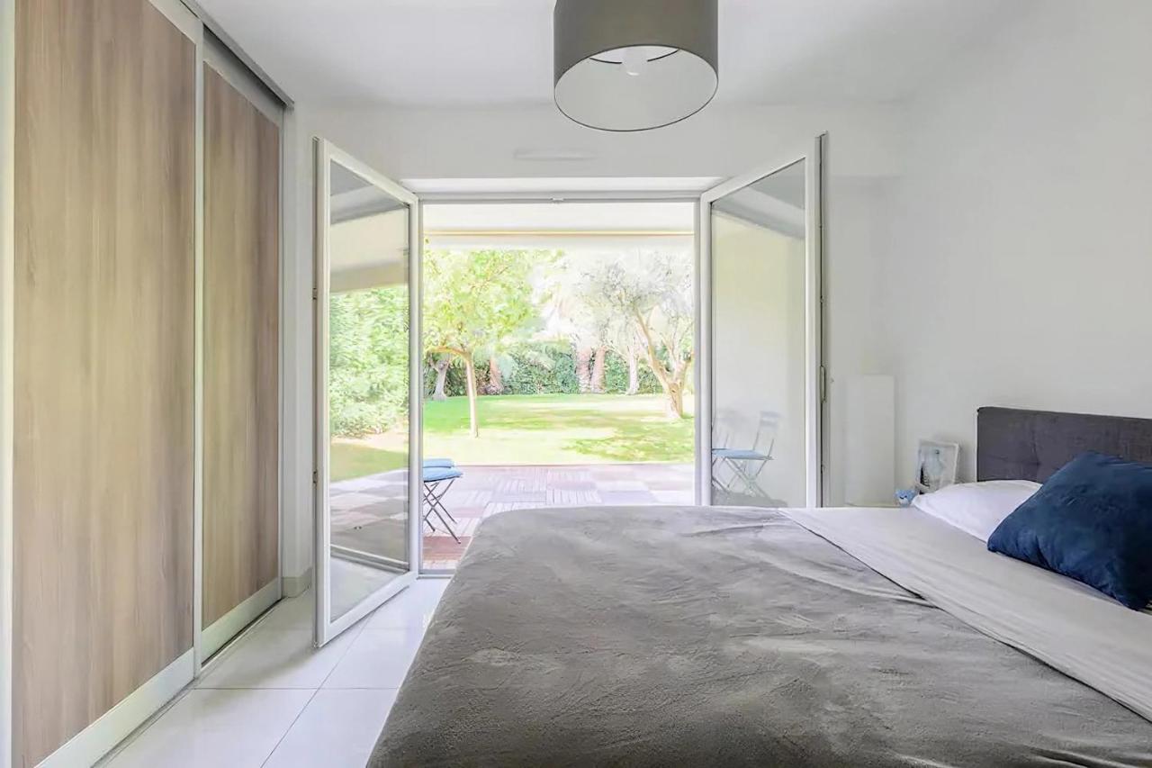 Rooftop Pool, Private Garden, At The Beach! Appartement